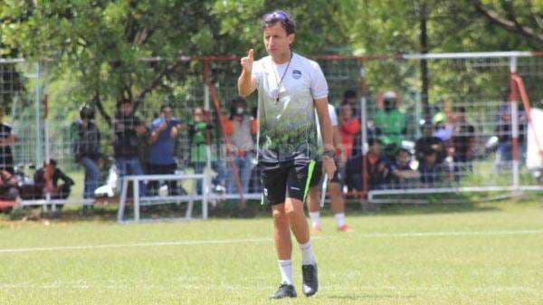 Persib Bandung Masih Buru Pemain Anyar untuk Posisi Bek Kiri