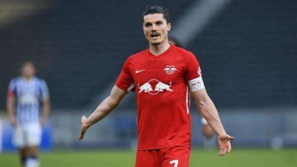 Bentuk Kepanikan? The Red Devils Umumkan Pinjam Marcel Sabitzer dari Bayern Muenchen