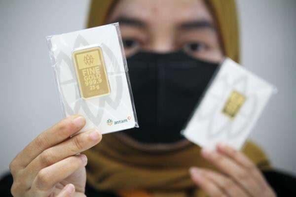 Harga Emas Antam Anjlok Rp 13.000 jadi Rp 1.029.000 Per Gram