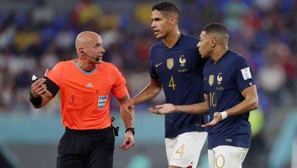 5 Keputusan Wasit Paling Kontroversial dalam Sejarah Sepak Bola