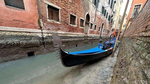 Kekeringan Ekstrem di Italia, Kanal Venesia Surut, Gondola Terdampar