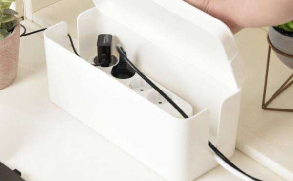 4 Cara Mudah Merapikan Kabel Yang Berantakan Di Meja