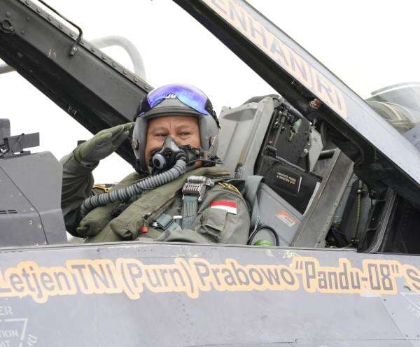 Prabowo Naik Jet Tempur F-16, Netizen: Macan Asia is Back!