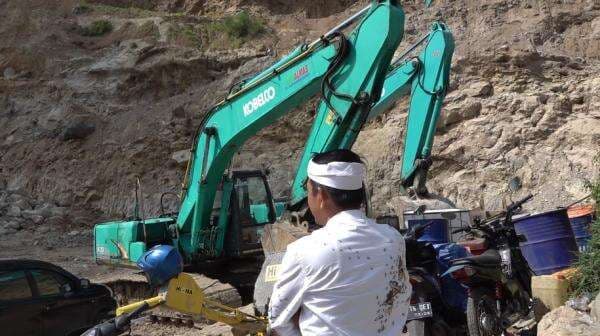 Bukit Jalur Wisata Ciwidey Rawan Longsor, Ternyata Ada Aktivitas Tambang Ilegal