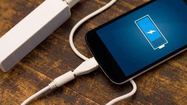 Jangan Panik! Inilah 7 Cara Mengatasi Hp Kemasukan Air