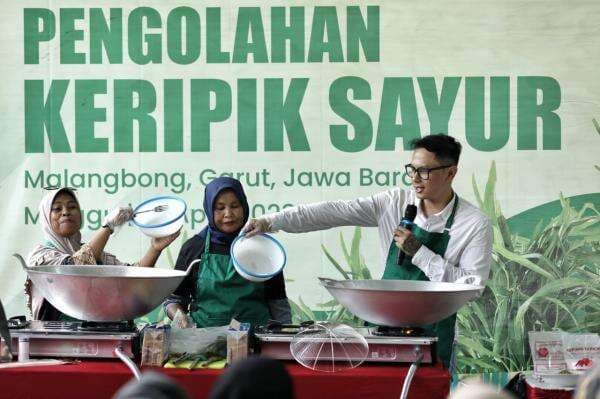 GMP Tingkatkan Ekonomi Masyarakat Melalui Rumah Produksi Keripik Kangkung Khas Garut