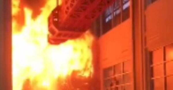 Trans Studio Mall Makassar Terbakar, Pengunjung Berhamburan Selamatkan Diri Trans Studio Mall Makassar Terbakar, Pengunjung Berhamburan Selamatkan Diri