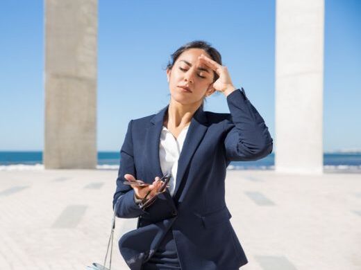 Rekomendasi Warna Pakaian Agar Tetap Sejuk Di Tengah Cuaca Panas, Hindari Yang Gelap!