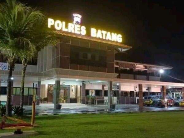 Adegan VCS dengan Adik Tiri, Abang Peras Uang Hingga Puluhan Juta Rupiah