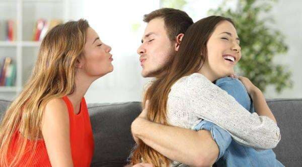 Ternyata Ini 5 Beda Alasan Laki-laki Dan Perempuan Selingkuh, Salah Satunya Untuk Mengisi Kekosongan