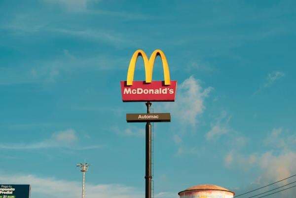 Ini Arti Warna Merah Dan Kuning Pada Logo McDonald's