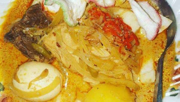 Nguber Ketupat Ci Eng di Festival Kuliner Pecinan Yuuk..