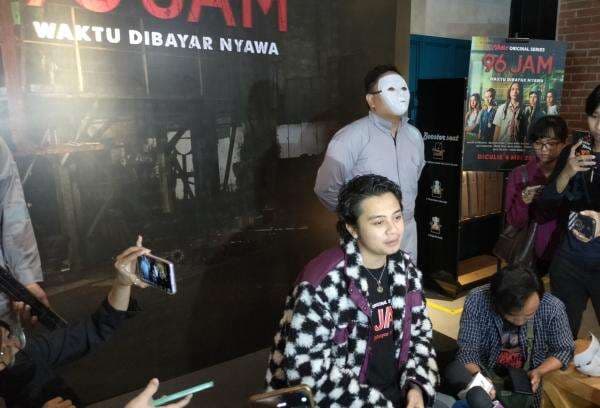 Bastian Steel Kena Pukul Lawan Main Saat Syuting Series 96 Jam