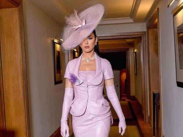 Nasib Sial Katy Perry di Penobatan Raja Charles : Kebingungan Cari Kursi dan Terpeleset