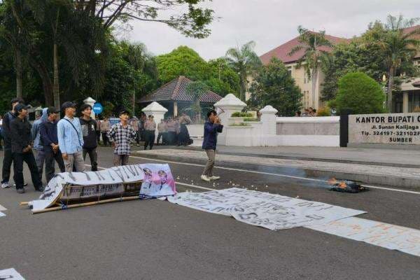 Tuntut Tujuh Poin Penting, IMCI juga Minta Pemkab Cirebon Segera Perbaiki Jalan Rusak!