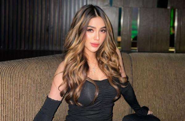 Hobi Unik DJ Verra V, Thrifting hingga Makan Makanan Ekstrem