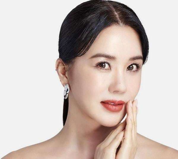 Fakta Menarik Uhm Jung Hwa, Pemeran Utama Doctor Cha
