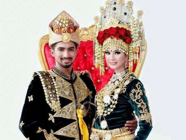 Unik! 7 Jenis Perhiasan Dan Pakaian Adat Aceh Lengkap Ciri Khasnya