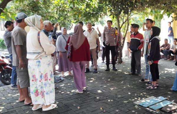 Preman Yang Sempat Dikeroyok Hingga Babak Belur, Kini Dilaporkan Para Pedagang PKL Preman Yang Sempat Dikeroyok Hingga Babak Belur, Kini Dilaporkan Para Pedagang PKL