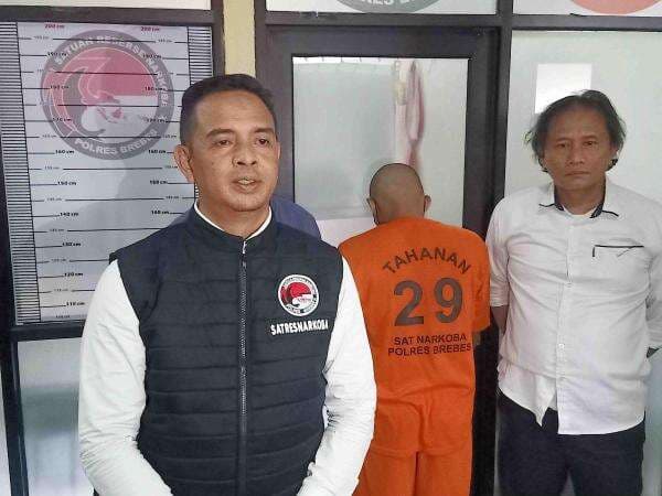 Edarkan Narkoba Sintetis, Pemuda Bertato di Banjarharjo Brebes Digrebek Dirumahya