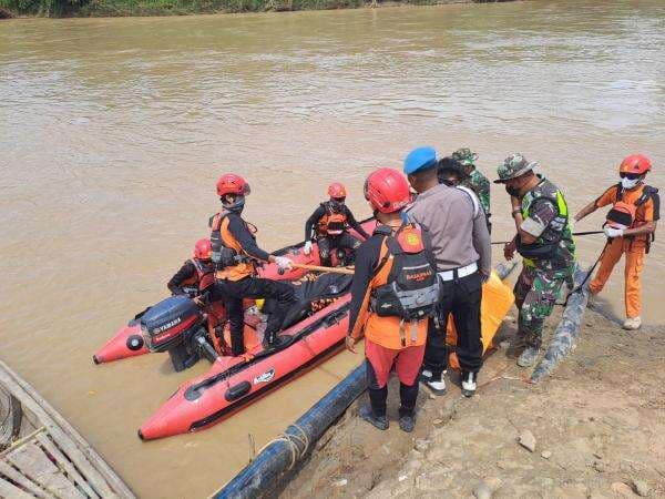 Mayat Pria 53 Tahun Ditemukan di Sungai Arakundo Setelah Hanyut