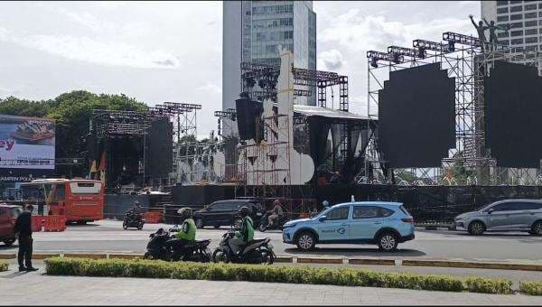 H-1 Malam Tahun Baru 2026, Panggung Bundaran HI Jalani Gladi Bersih H-1 Malam Tahun Baru 2026, Panggung Bundaran HI Jalani Gladi Bersih