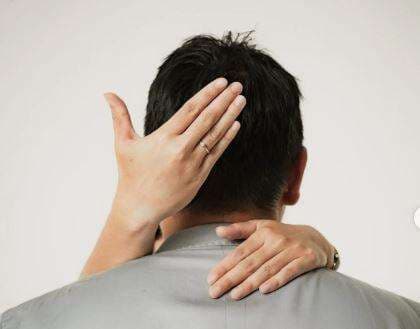 Sintya Mariska Pamer Cincin di Jari Manis, Resmi Dilamar?