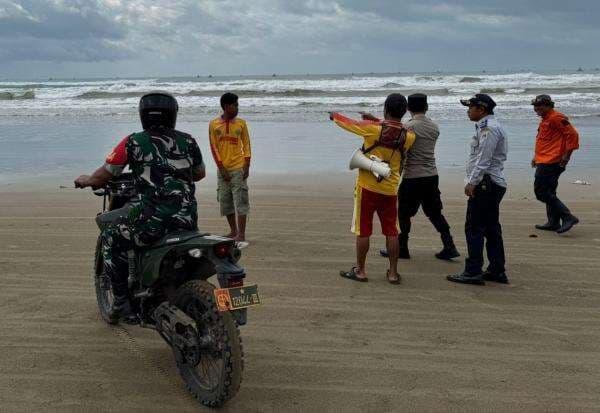 Wisatawan Asal Tanggerang Hanyut Terseret Ombak di Pantai Bagedur Lebak Banten