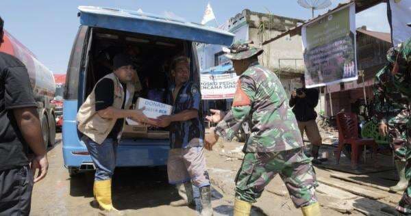BCA (BBCA) Salurkan Bantuan Bagi Korban Banjir di Tapanuli Selatan