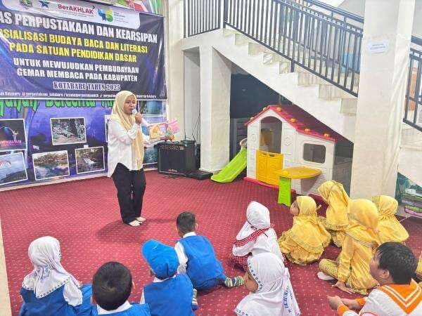 Disperpip Kotabaru Gelar Kegiatan Mendongeng, Tumbuhkan Minat Baca sejak Dini
