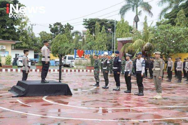 Kapolres Polman Pimpin Upacara Apel Gelar Pasukan Ops Ketupat Marano 2025 di Mapolres Polman