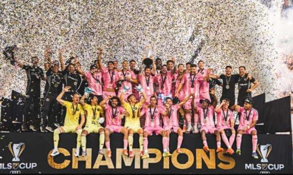 Messi Menggila! Inter Miami Angkat Trofi MLS Cup Pertama Sepanjang Sejarah