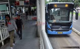 Pemprov DKI Persilakan Warga Ajukan KLG untuk Bisa Akses Transjakarta Gratis