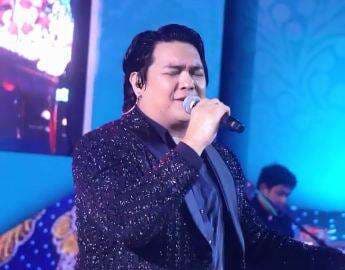 Donnie Sibarani eks Ada Band Muncul di Panggung, Penampilannya Bikin Salfok Netizen