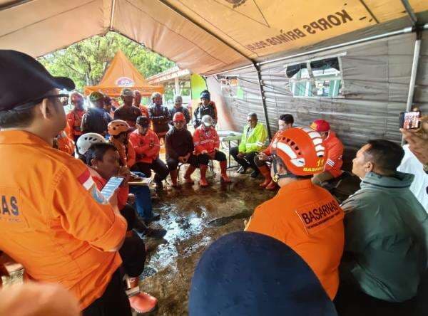 Update Longsor di Cisarua: 8 Orang Tewas, dan 82 Warga Hilang