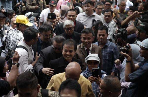 Kubu Roy Suryo Cs Sebut Ada Kriminalisasi dan Penyelundupan Pasal