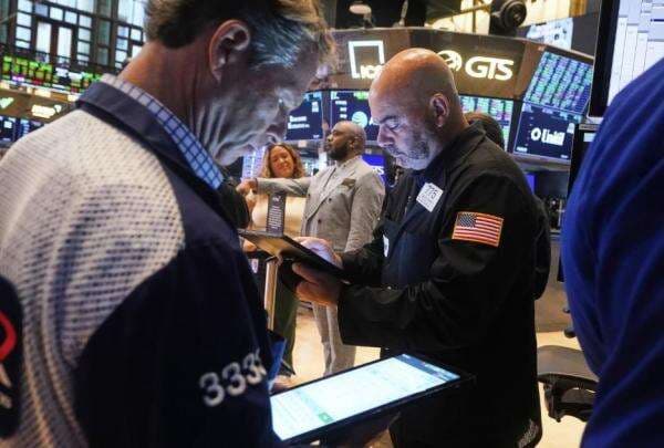 Wall Street Dibuka Hijau, Investor Amati Data Inflasi Produsen AS