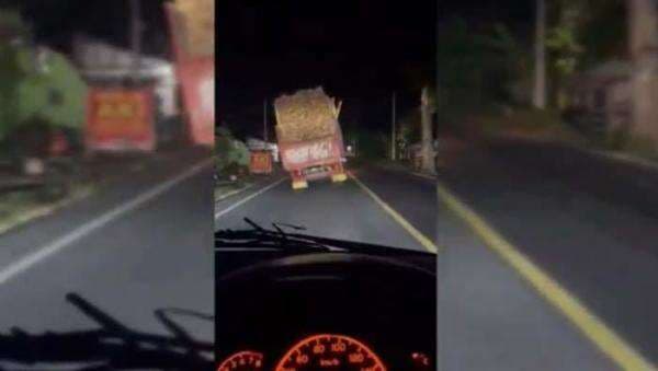Demi Konten, Sopir Truk Ugal-ugalan di Lumajang Bikin Geger! Polisi Buru Pelaku!