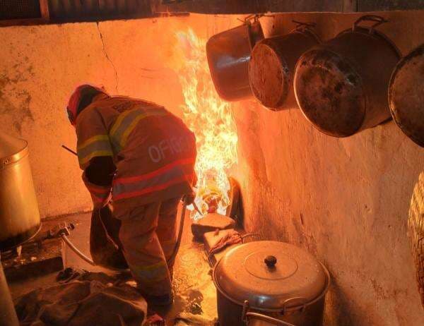 Kebakaran Tabung LPG di Kota Bojonegoro, Rumah Nyaris Terlalap Api