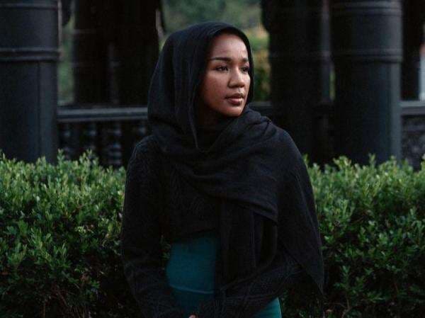 Siapa Julia Rimba? Profil Seleb TikTok Viral yang Tulis Buku dengan ChatGPT, Agama Hingga Keturunan