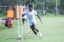 Striker Persib Ramon Tanque Kaget! Liga Indonesia Jauh Lebih Berat Dibanding Kamboja