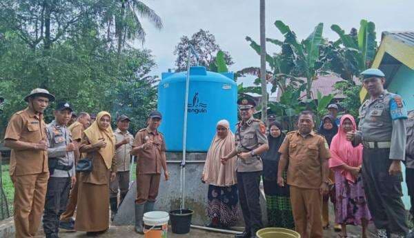 Kado Hari Bhayangkara, Warga Sinjai Timur Akhirnya Nikmati Air Bersih