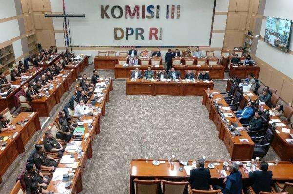 Jaksa Agung Ungkap 72 Pegawai Dihukum Demosi hingga Dipecat selama 2025