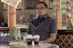 Hasan Nasbi Sebut Kebiasaan Ngopi hingga Makan Gorengan Picu Deforestasi, Kok Bisa?