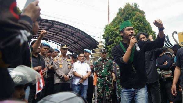 Berani Temui Massa Aksi, Wali Kota Bukittinggi Ramlan Nurmatias Ikuti Jejak Sri Sultan dan Kang Dedi