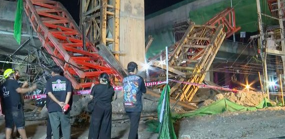 Mengerikan! Sebuah Jembatan Layang Ambruk, 5 Orang Tewas di Lokasi dan Puluhan Lainnya Luka-Luka