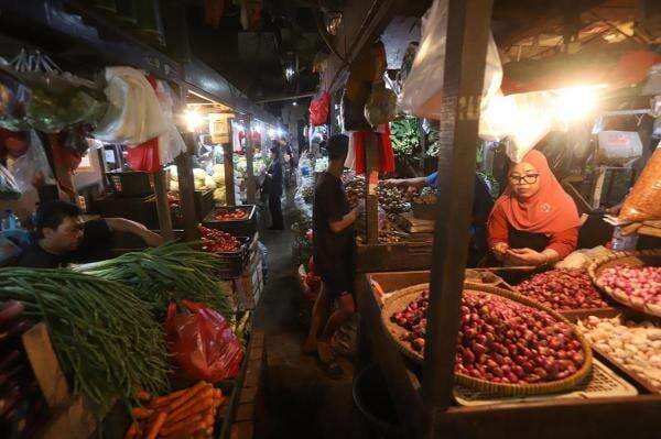 Daftar Harga Bahan Pangan 12 November: Bawang-Minyak Goreng Naik, Daging Ayam Ras Turun