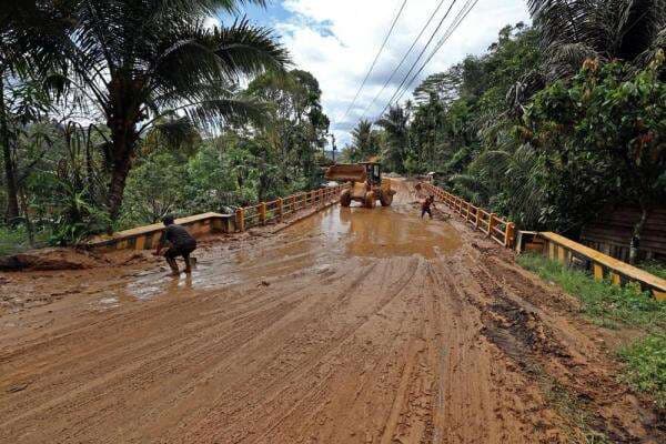Jalur Tarutung ke Sibolga dan Padang Sidempuan Sudah Dibuka usai Tertutup Longsor