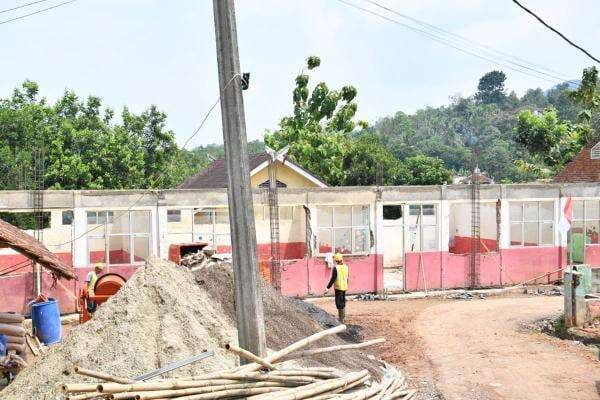 Pemerintah Targetkan Perbaikan Sekolah Rusak Tuntas pada 2028