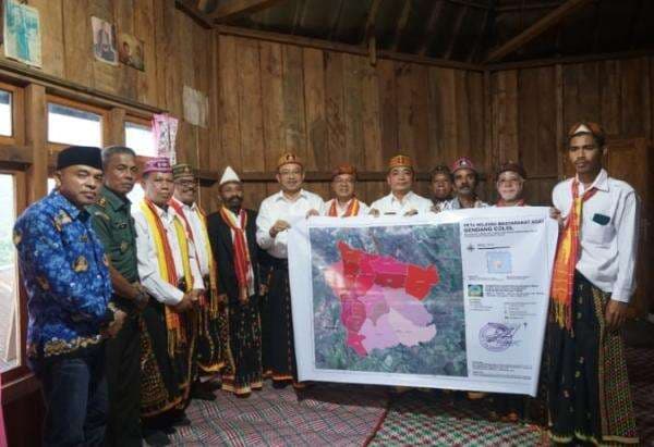 Begini Kata Wabup Matim Saat Penyerahan SK Pengakuan Masyarkat Adat Gendang Colol